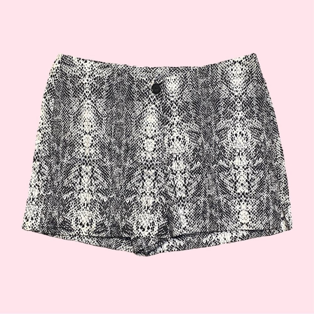 90s Vintage Snake Print Short SIZE 9 SMALL/MEDIUM